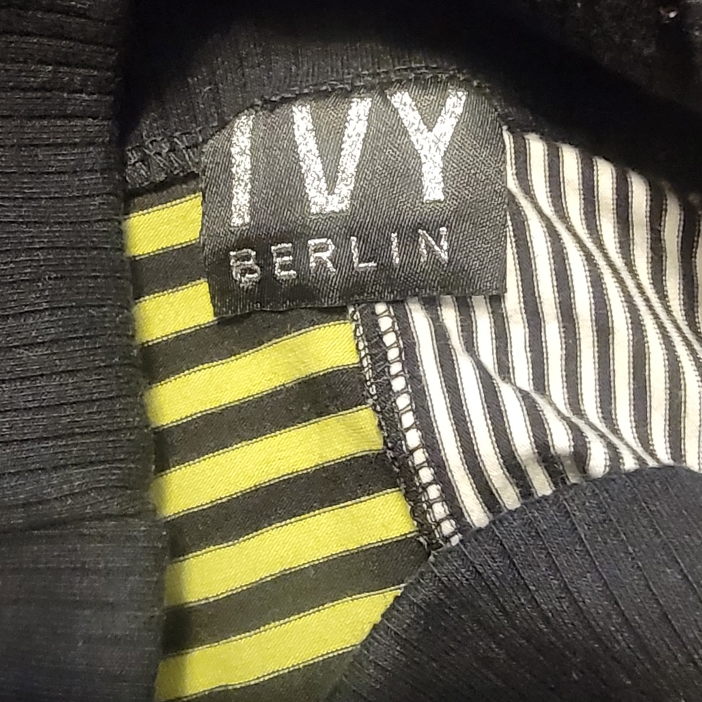 Split Pattern Cropped Tee - image 3